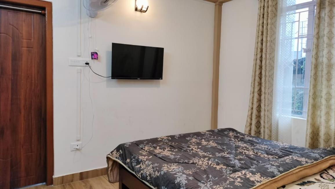 Aroma Inn Shillong Buitenkant foto