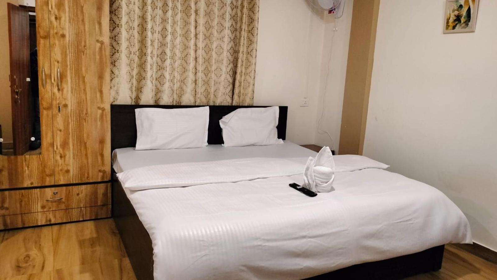Aroma Inn Shillong Buitenkant foto